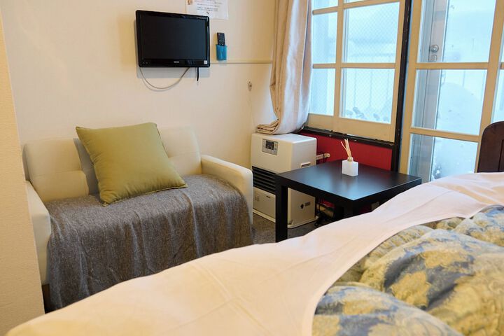 Room 12 of 93
