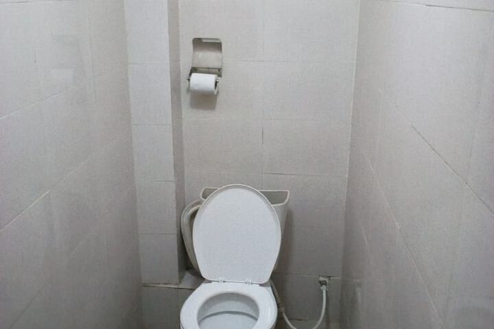 Room 9 of 14