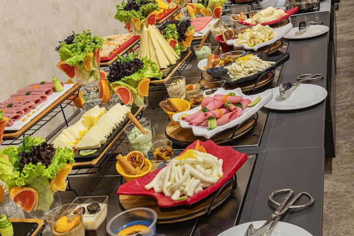 Dining 85 of 128