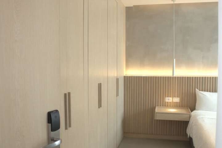 Room 49 of 90