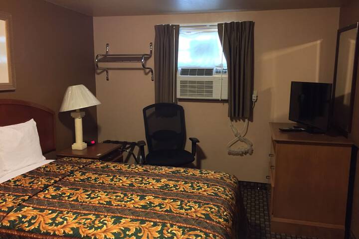 Room 12 of 24