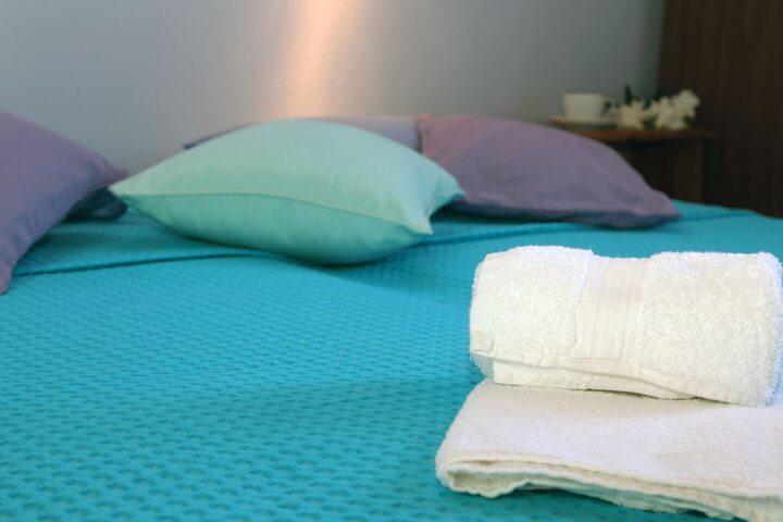 Room 4 of 18