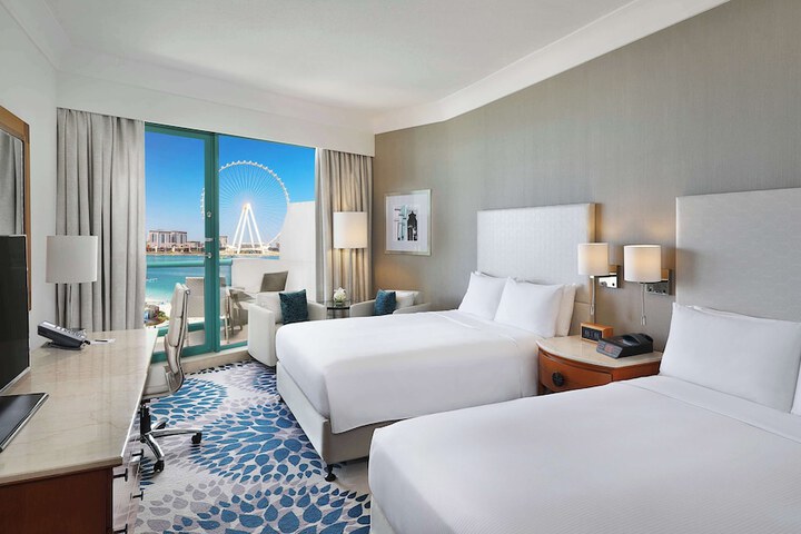 Room 34 of 222