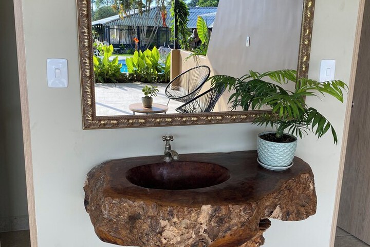Pool 21 of 25