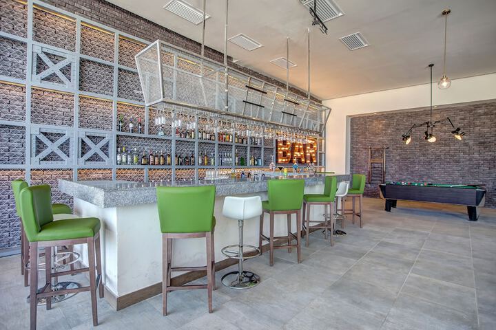 Lounge 179 of 218