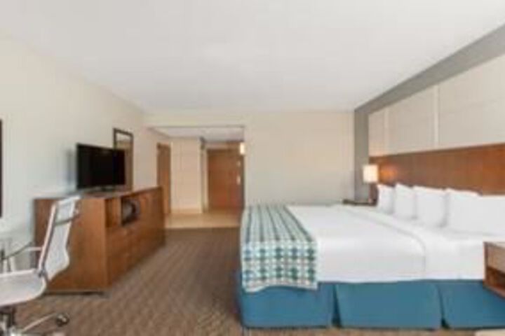 Room 11 of 24