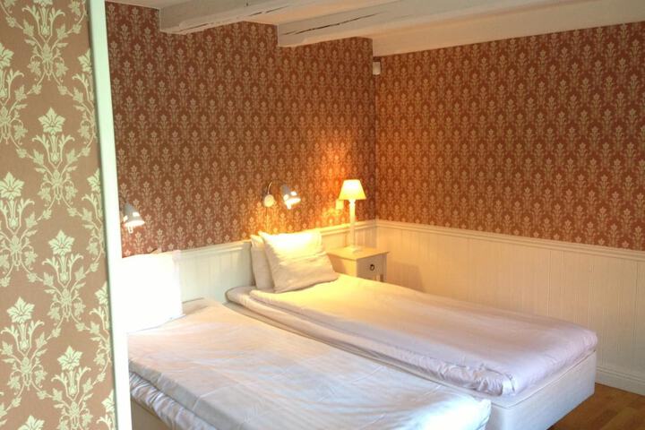 Room 9 of 39
