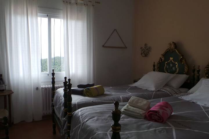 Room 9 of 31