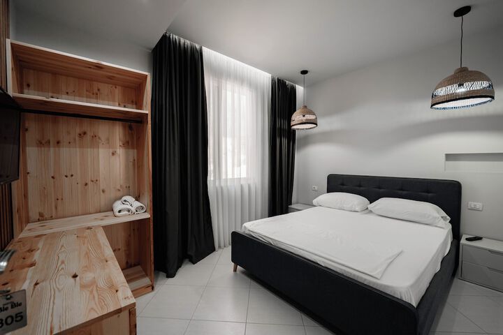 Room 17 of 96