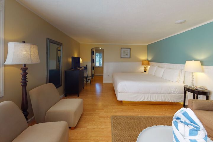 Room 10 of 85