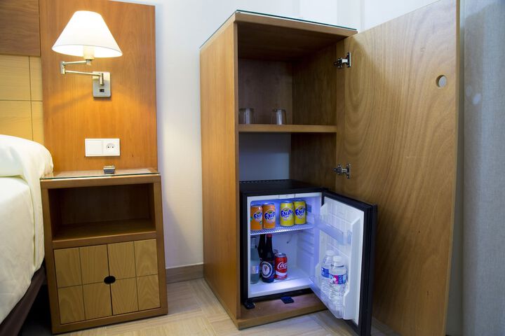 Mini-refrigerator