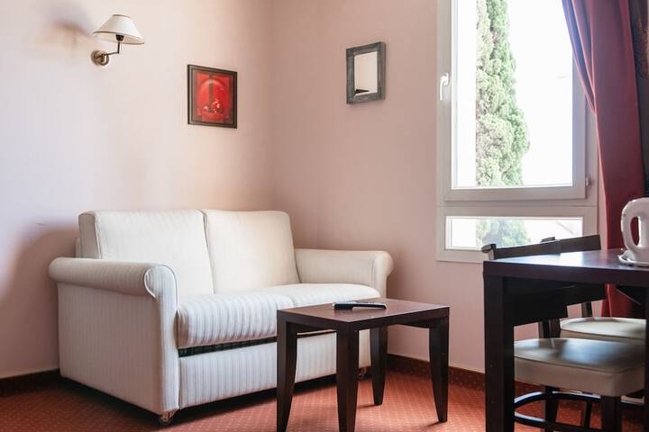 Room 18 of 47