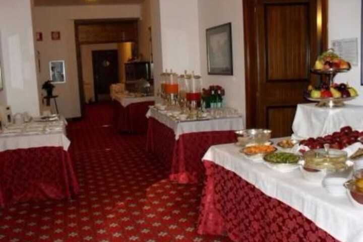 Dining 117 of 161