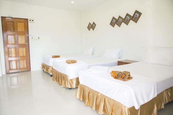 Room 15 of 42