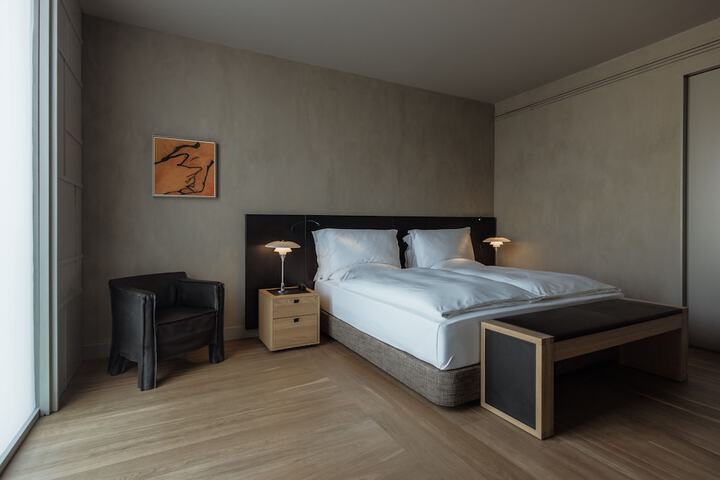 Room 63 of 128