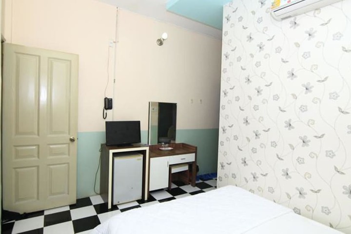 Room 7 of 51
