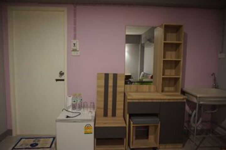 Room 33 of 40
