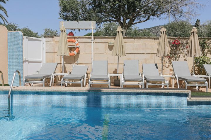 Pool 49 of 86