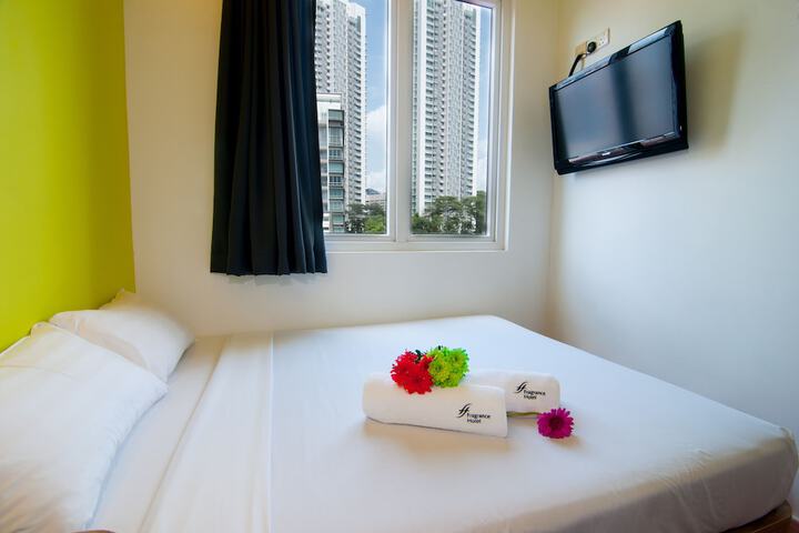 Room 3 of 34