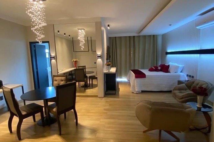 Room 33 of 69