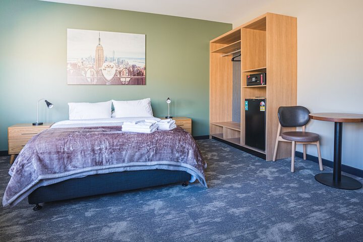 Room 8 of 24