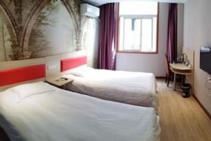 Room 16 of 30