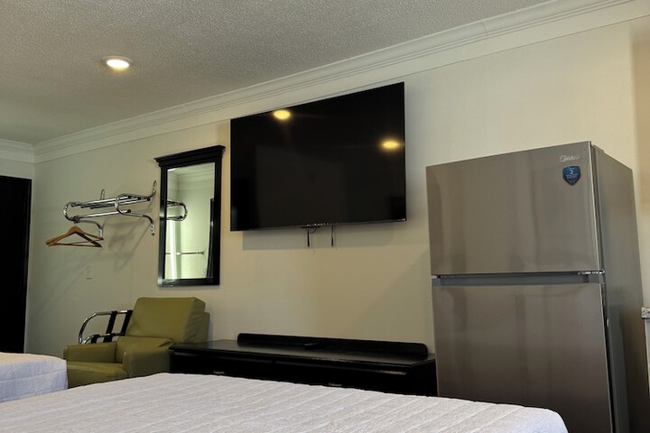 Room 18 of 43