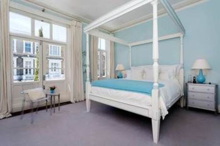 Room 12 of 30