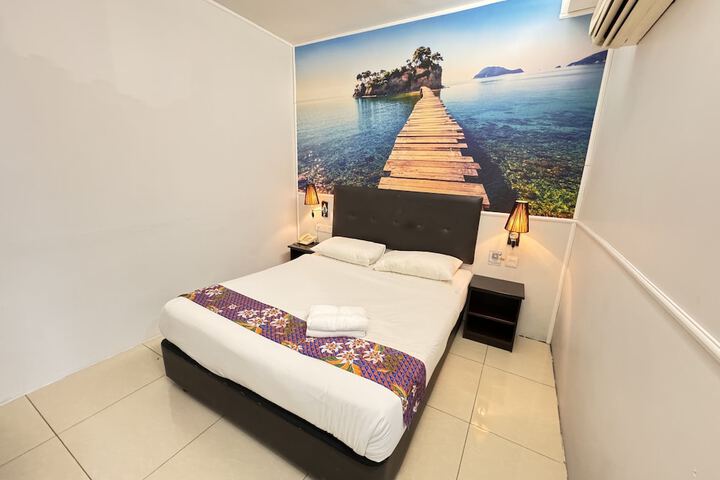 Room 28 of 40