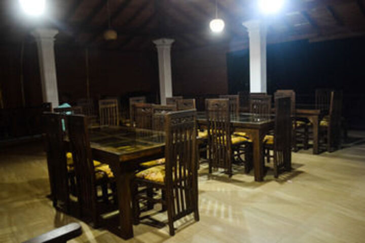 Dining 17 of 17