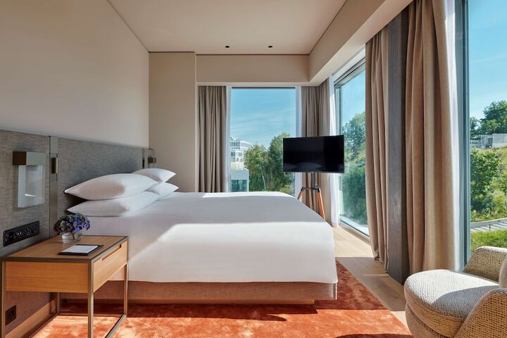 Room 28 of 125