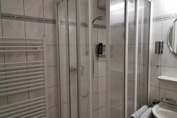 Room 16 of 26
