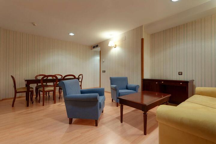 Room 48 of 80