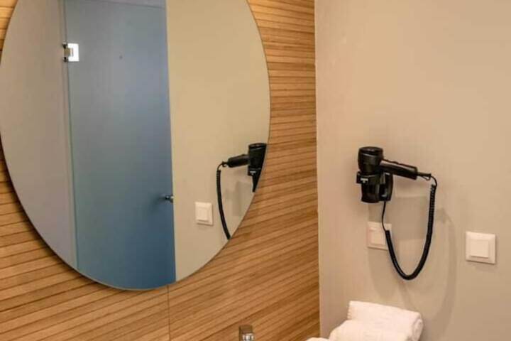 Room 49 of 65