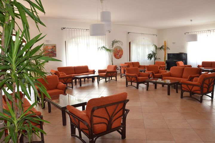 Entrance & Lobby