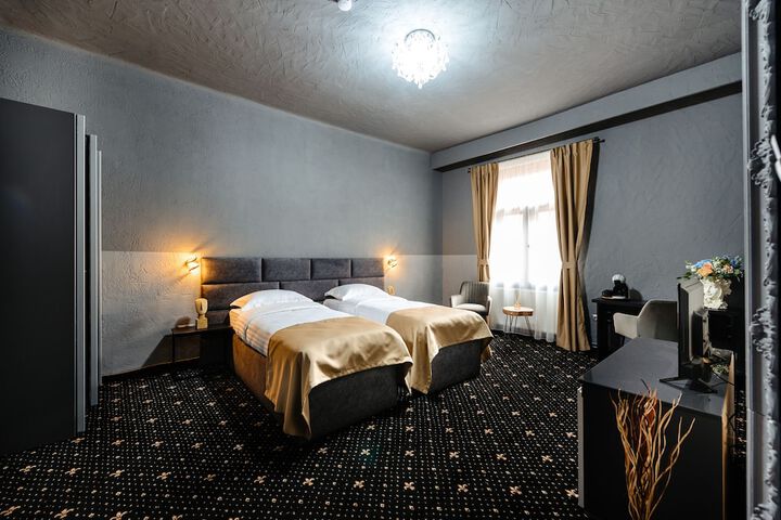 Room 6 of 29