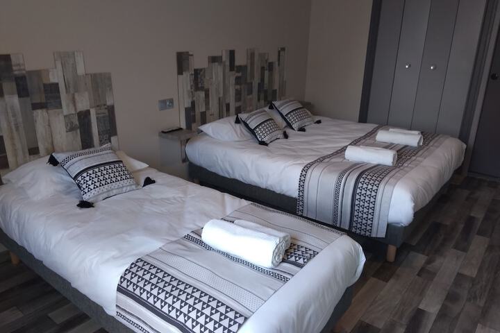 Room 4 of 38
