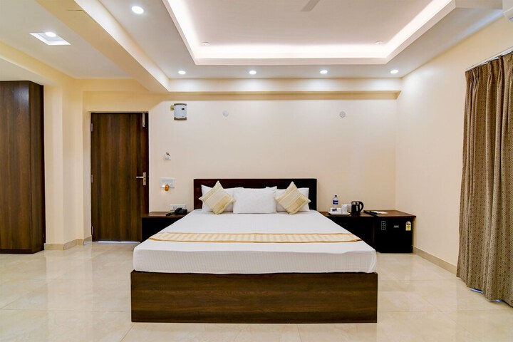 Room 11 of 27