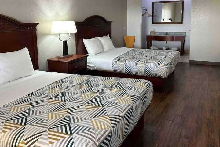 Room 18 of 37