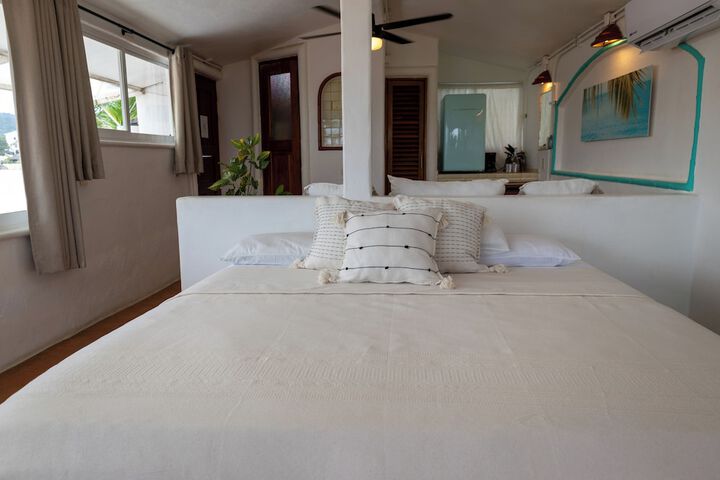 Room 21 of 103