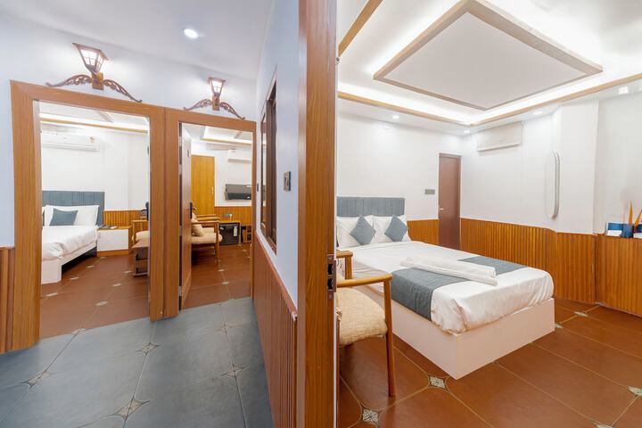 Room 7 of 33