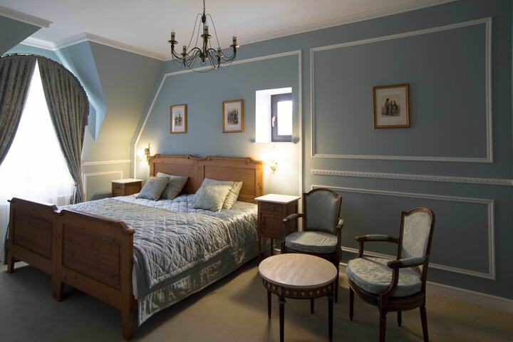 Room 19 of 34