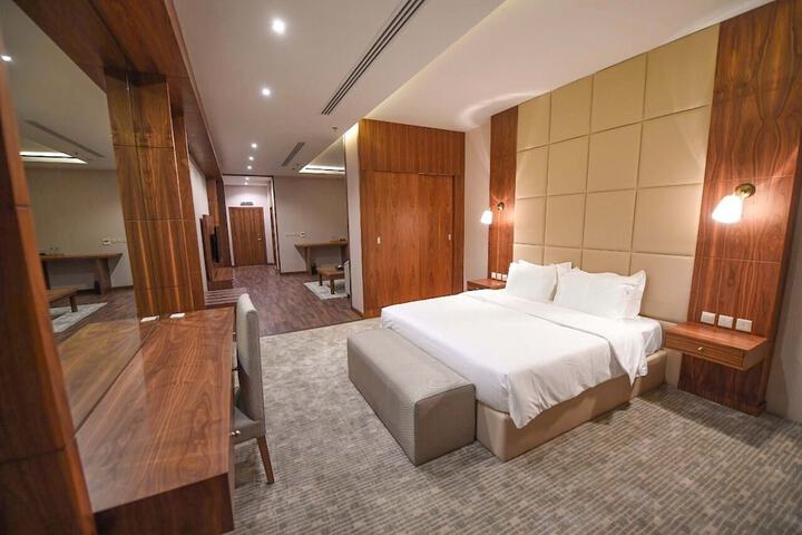 Room 15 of 38