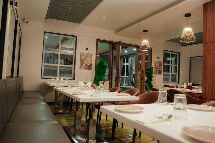 Dining 22 of 39