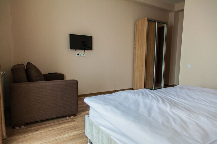 Room 17 of 20