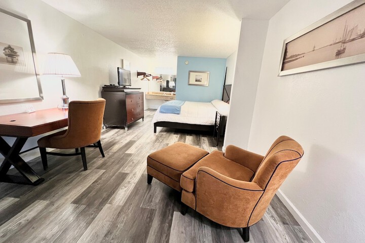 Room 13 of 19