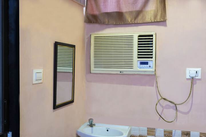 Room 11 of 21