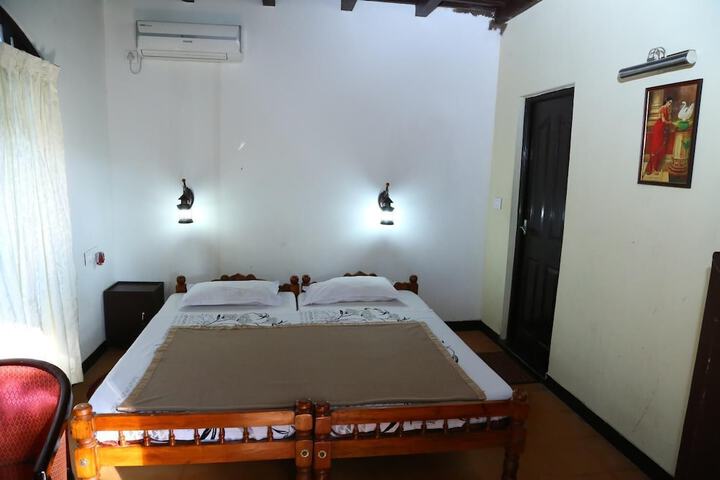 Room 16 of 51