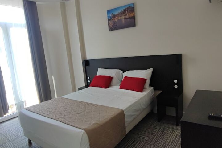 Room 21 of 28