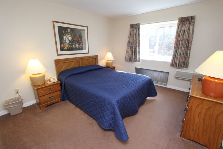 Room 3 of 53